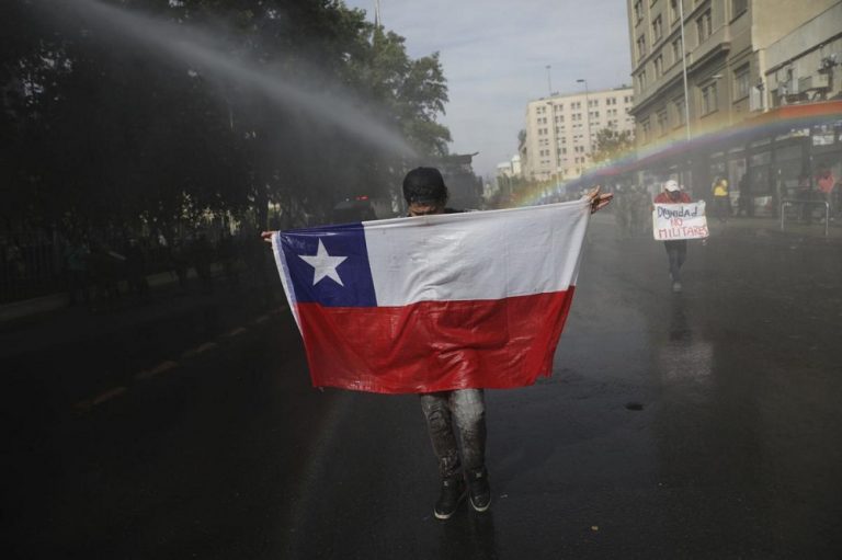 Chile Civil Commotion Toll: More than Twenty Dead, over 9,000 Detained