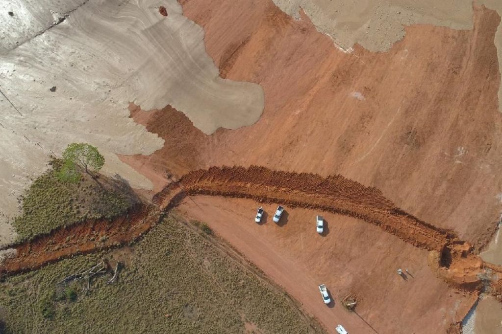 A mining dam ruptured on Tuesday, October 1st, in the municipality of Nossa Senhora do Livramento, located about 40 kilometers from Cuiabá.