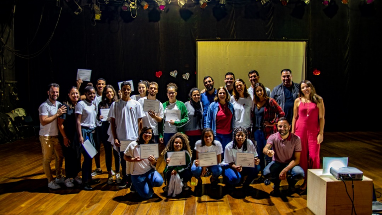 Dragon’s Den Panel Reaches Out to Students of Pavão-Pavãozinho High Schools