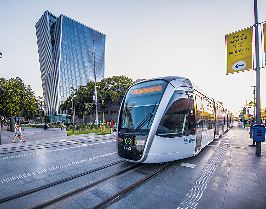 The system was inaugurated in June 2016, as a legacy of the Rio Olympics.