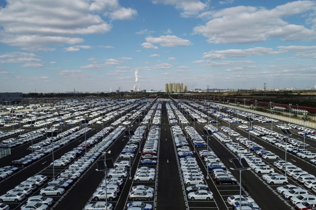 In the year to September, dealerships registered 2.029 million license plates, an increase of 9.9 percent over the same period last year.