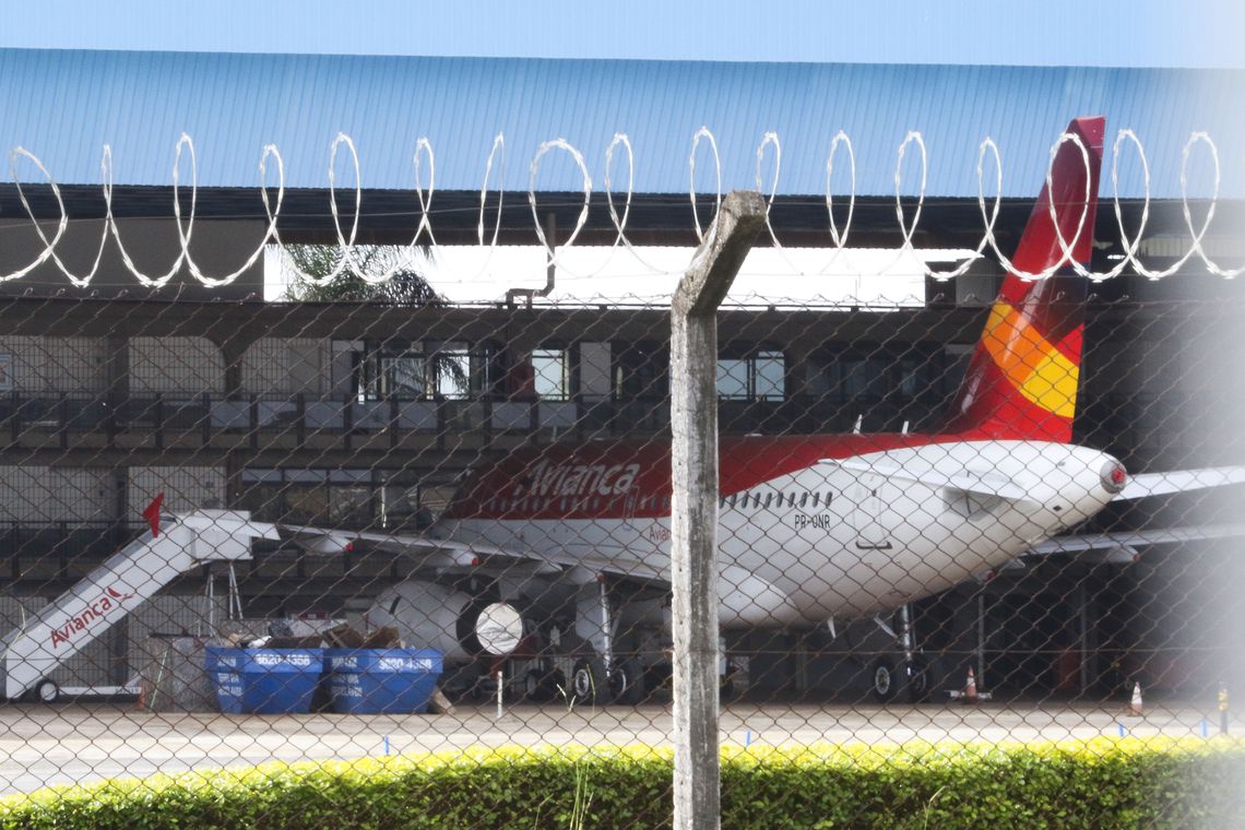 The aircraft have not operated since May, when the National Civil Aviation Agency (ANAC) suspended all flights of Avianca Brasil, claiming concerns over the company's inability to operate safely.