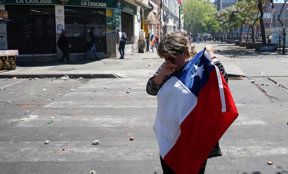 Although Chile has better economic indicators than Brazil, the population is suffering.