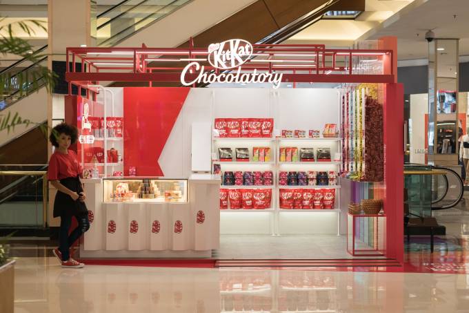 While the store is not inaugurated, the consumer can have a brief experience in the Chocolatory pop-up store at Shopping Mall Morumbi.