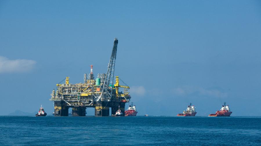 An agreement to define the criteria for distribution, between states and municipalities, of the funds collected in the pre-salt auction in November is regarded by the Senate as crucial to enable the approval of the second round of the Social Welfare reform.
