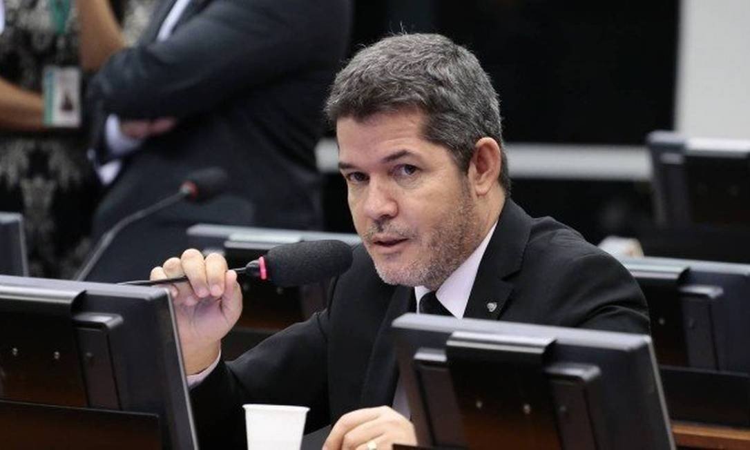 Deputy Delegate Waldir, leader of the PSL party in the Chamber.