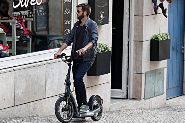 BMW - X2 City the electric scooter of the German automaker