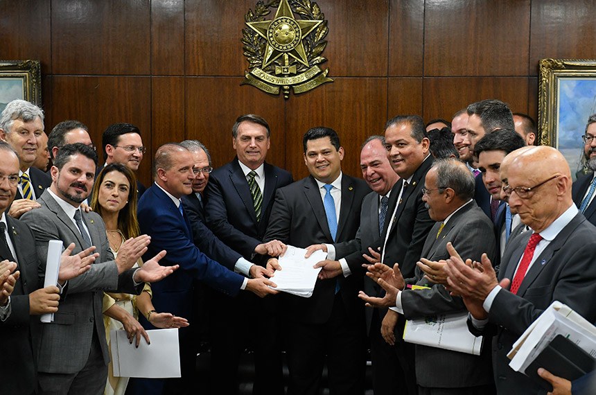A further point that is far from reaching consensus is the section in the Federative Pact's PEC that provides for the extinction of up to 1,254 municipalities.