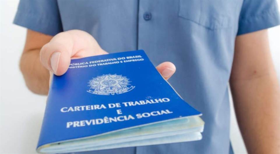 "Informality allows several companies with low productivity to remain active, because they do not pay taxes, hire without a signed worker's record book, circumvent a number of issues and this allows them to have lower operating costs," said Ulyssea.
