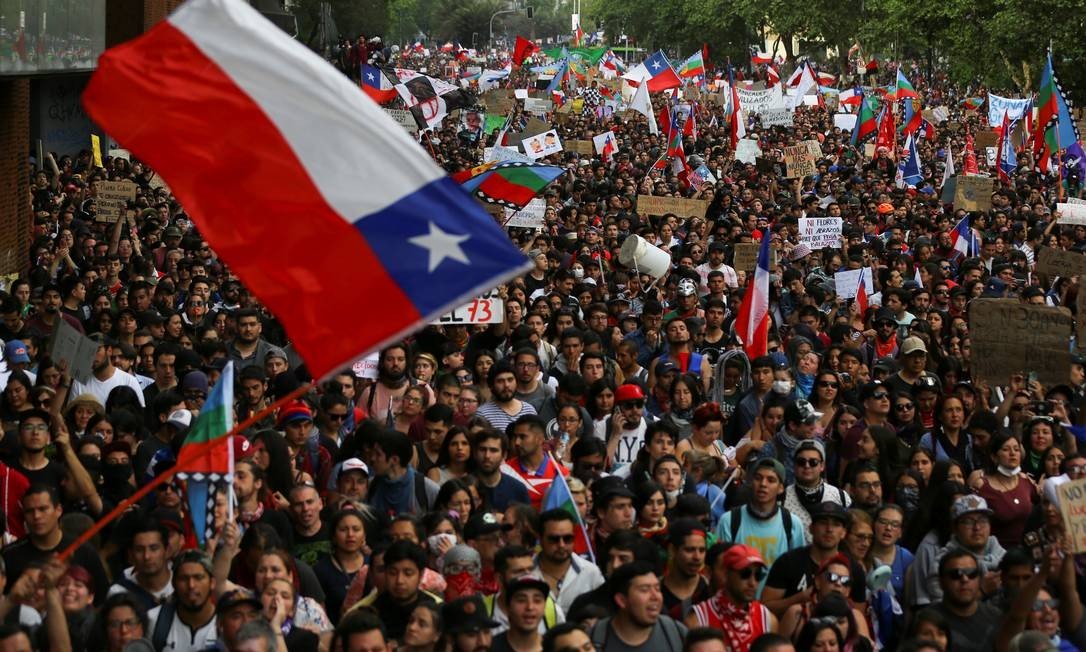 In Chile, the model for Guedes's reforms, demonstrations are persisting.