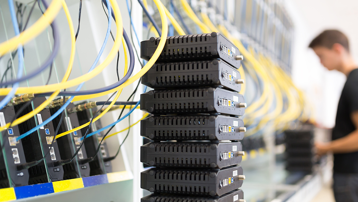 This type of growth occurs because large-scale operators are unable to invest in the expansion of fiber optics networks.