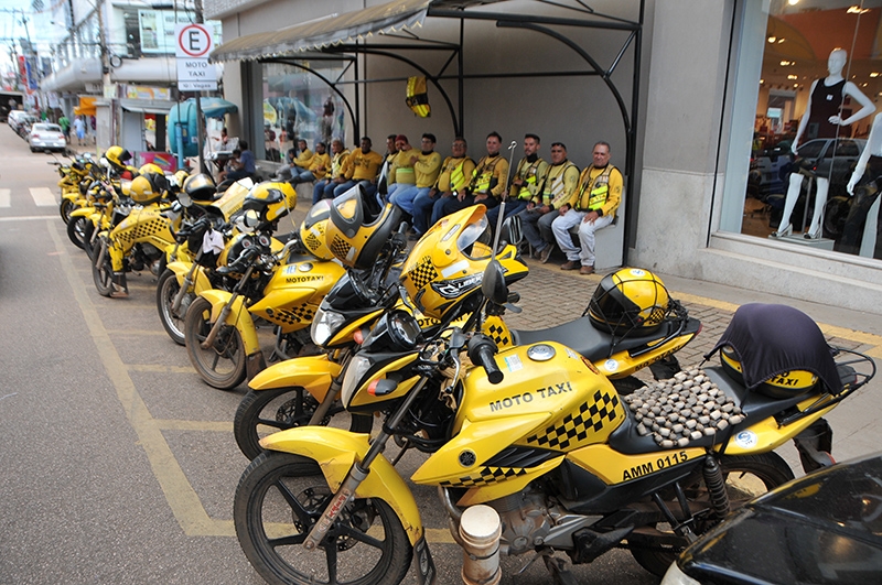 Applicants must lodge a petition at the municipal body in charge of traffic and transport in order to set up an exclusive parking point for motorcycle taxis.