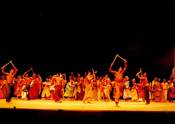 The remake of the opera is part of the collection of tributes that mark Ildásio Tavares' 80th birthday.