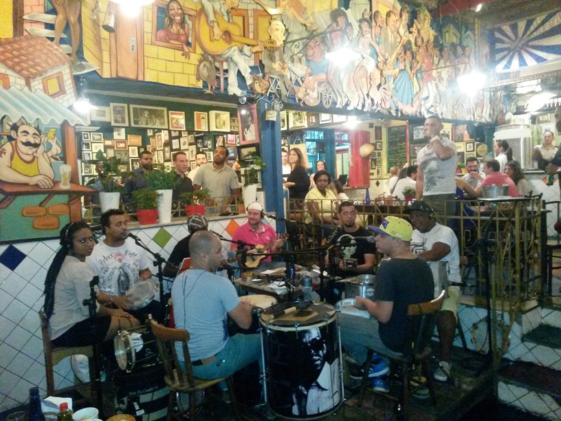 Samba circle at 'Bar Samba' in São Paulo.