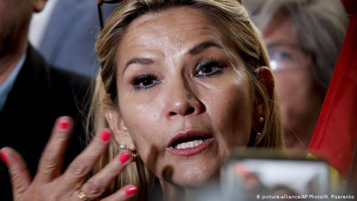 Bolivia's Congress, controlled by the socialist party of the former indigenous President Evo Morales, approved on Thursday night a report that recommends a lawsuit against outgoing right-wing President Jeanine Añez for genocide and other alleged crimes.