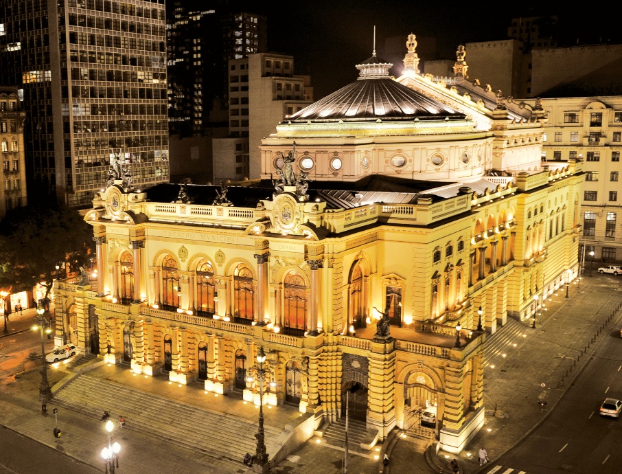 São Paulo's Theatro Municipal ("Municipal Theatre").