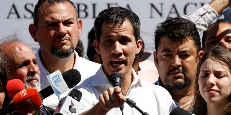 The self-proclaimed interim president Juan Guaidó announced last Monday that he would provide an explanation.