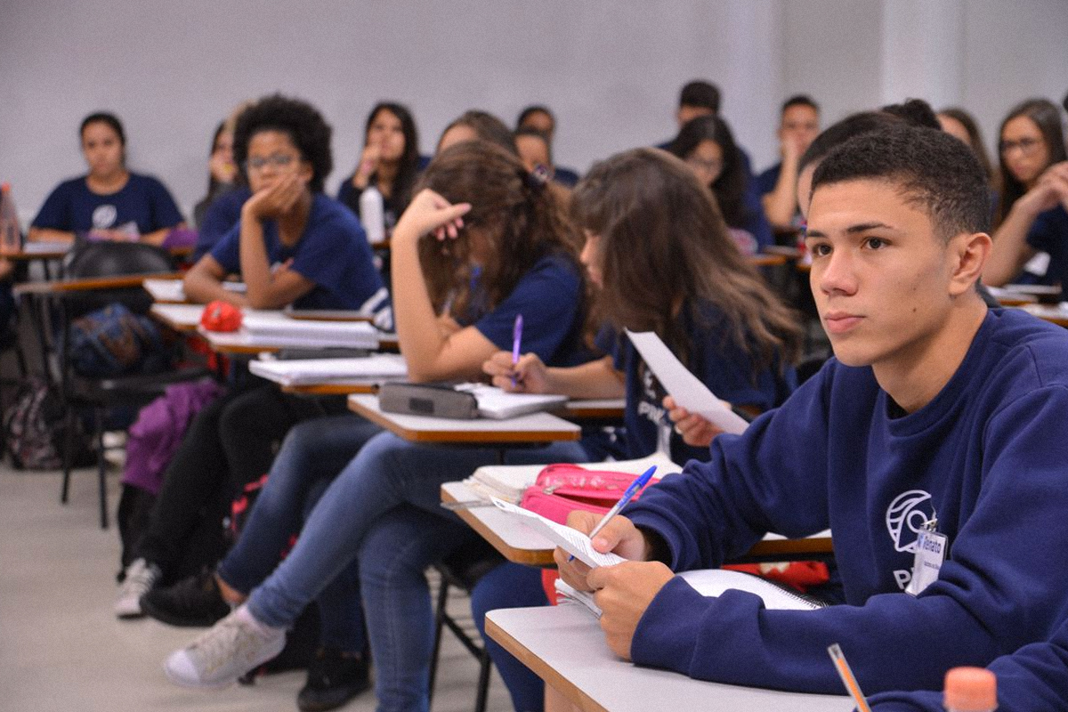 In Brazil, 48 percent of students reported that their schoolmates cooperate with each other and 57 percent reported that the competition environment prevails.