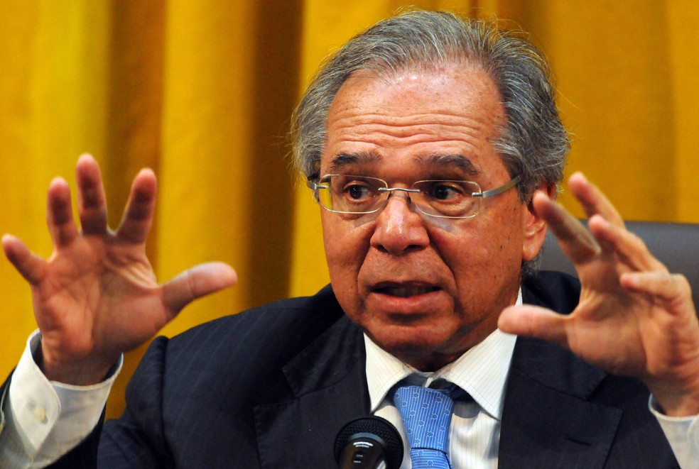 Paulo Guedes' statement on Monday, November 25th, that one cannot be alarmed by the thought of someone asking for the AI-5 in the face of a potential radicalization of street protests in Brazil, was immediately perceived with a certain degree of disbelief by members of the Congress.
