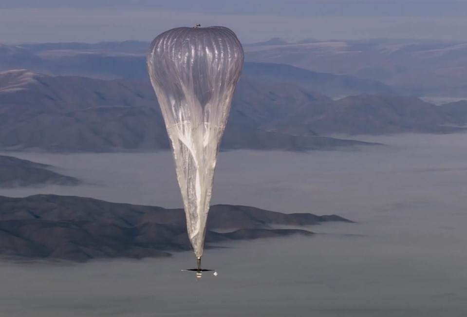 The Loon balloons are the result of a project launched several years ago by the research department "X" of Google's parent company Alphabet.