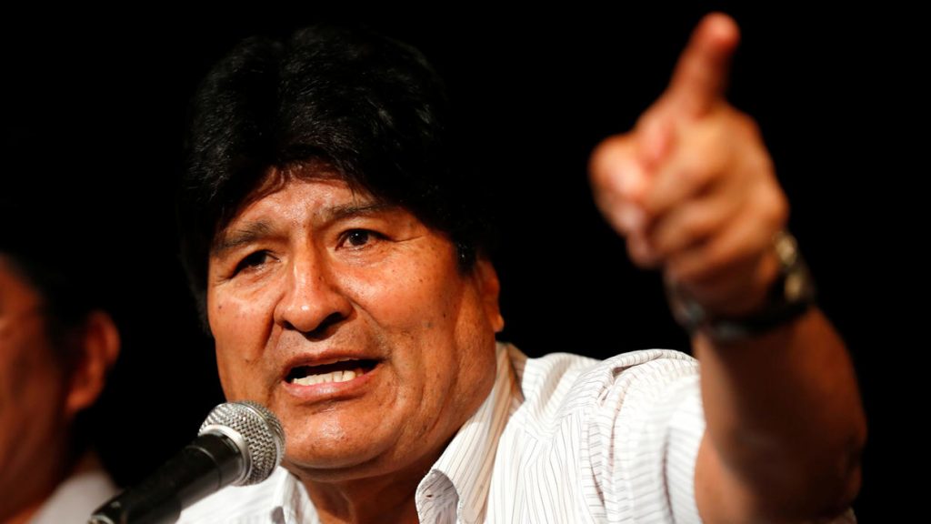 Evo Morals pulls the strings for the Bolivian elections in Argentina.