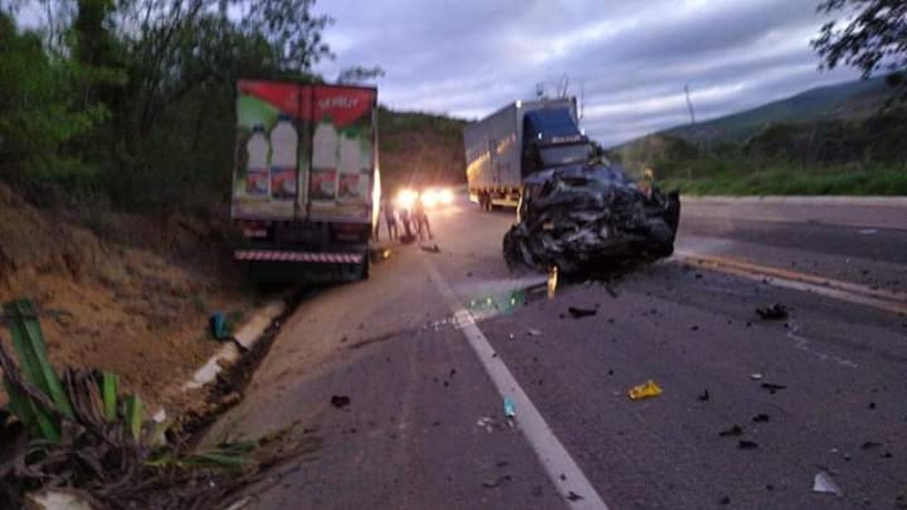 our people from the same family died in an accident in the early hours of this Sunday, January 12th, on the BR-116 highway, near Itaobim in Minas Gerais state.