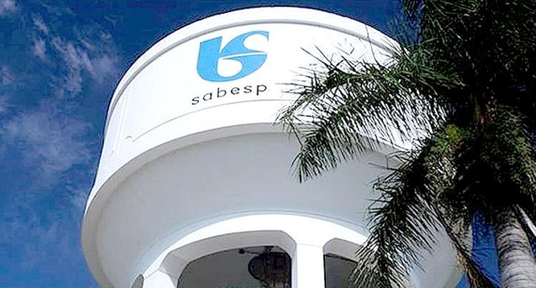 The São Paulo state government, which owns 50.3 percent of Sabesp, valued at R$40 billion, is studying whether to dispose of its total stake in the company or find an investor to buy half of its share in the group.