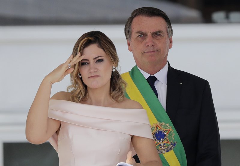 The first year in office included confrontations with other state powers, attacks on the press, science, history... controversial decisions and endless controversy. The retired military man, who keeps alive the discourse of us against them from the campaign and is openly hostile to the left, tested the institutions of Brazil.