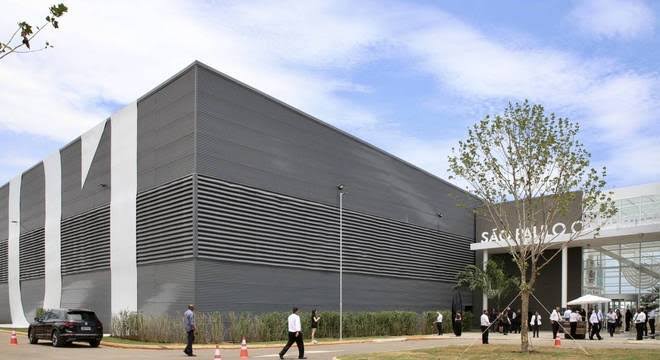 The new airport can receive large executive jets