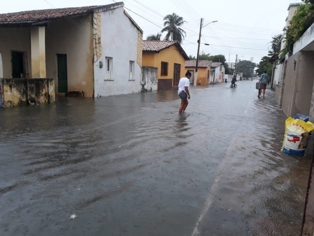 The heavy rains that have been affecting Espírito Santo since last Friday, January 17th, have already killed seven people and left 2,355 homeless. (Photo internet reproduction)