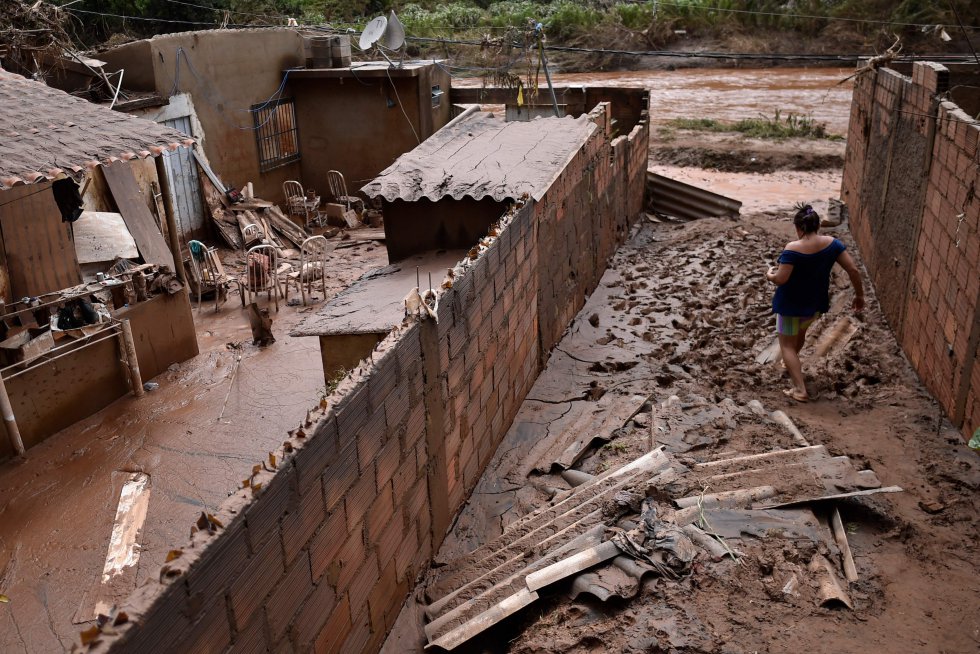 The Civil Defense alerted that people should avoid areas that typically flood, to remain at home or to leave their homes in case of any indication of ground movement or water rise. (Photo internet reproduction)