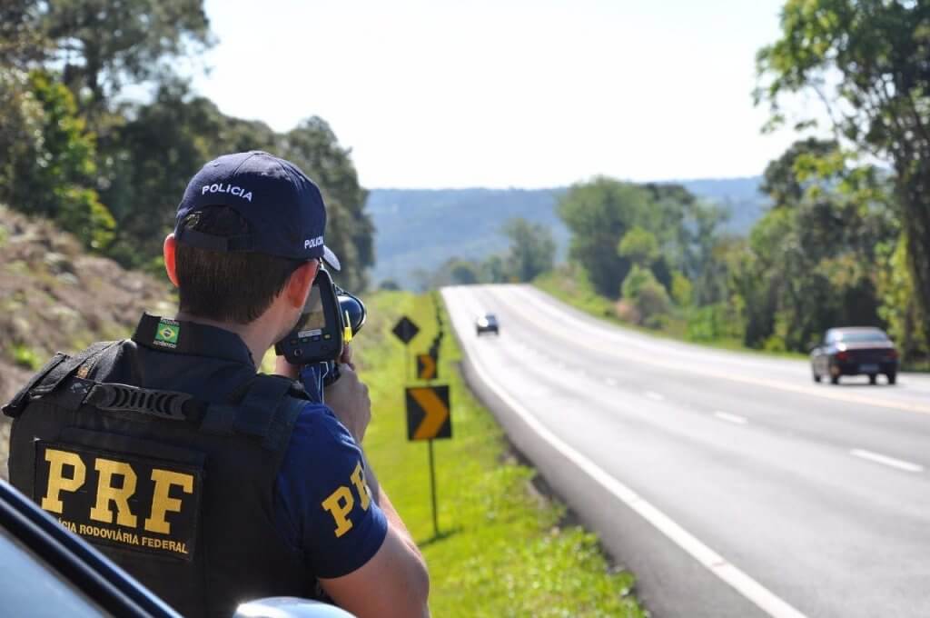 According to the highway police, 1.2 million vehicles left the São Paulo capital during the new year period.