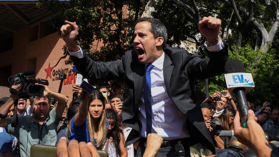 Thanks to a second round of voting in the editorial office of a newspaper, Juan Guaidó was finally confirmed as President of Parliament.