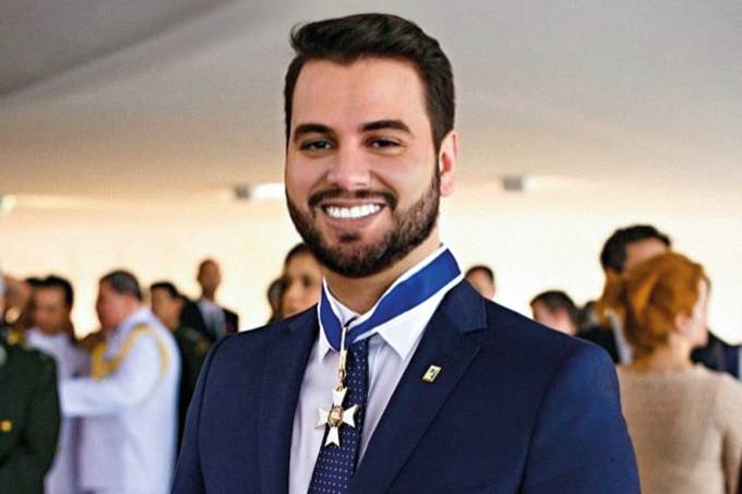 In addition, it has strengthened the radical wing that operates in foreign relations, in particular, the special advisor to the Presidency in the international area, Filipe Martins, and Minister Ernesto Araújo.