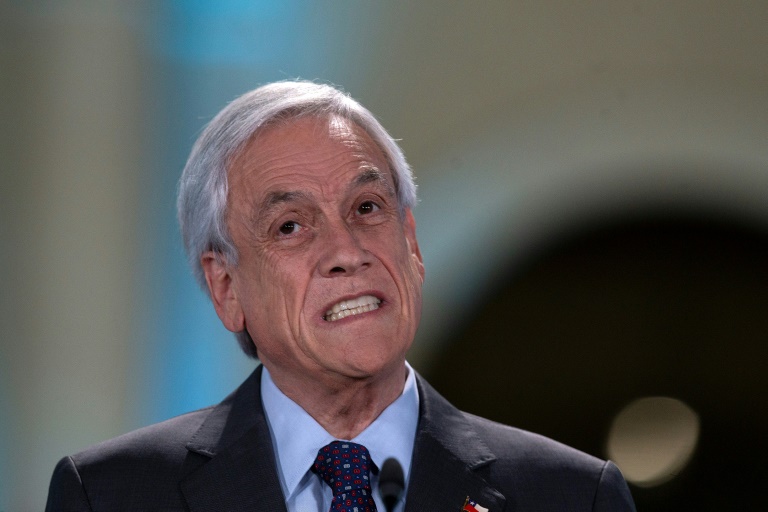 President Sebastián Piñera's popularity has fallen to the lowest levels during the democracy: Only six percent of the people approve of the way he leads the administration.