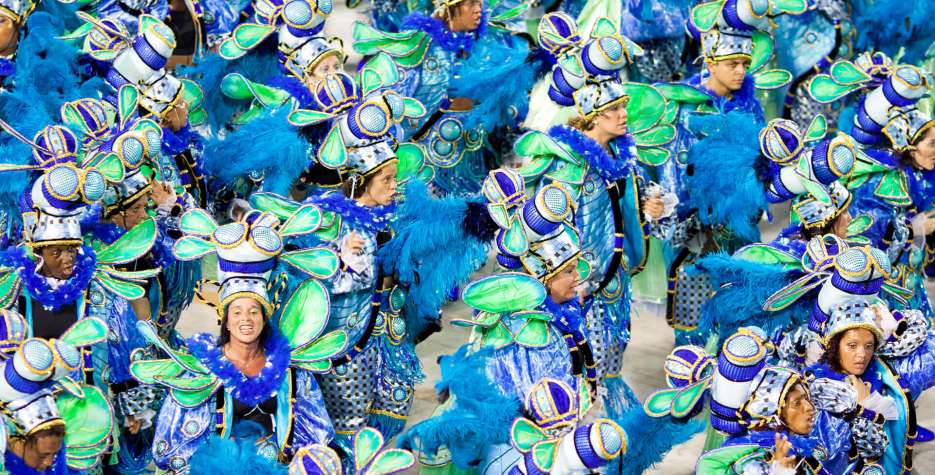 The appreciation of the dollar against the Brazilian real should favor national tourism during Carnival, attracting more foreigners and encouraging Brazilians to travel around the country.