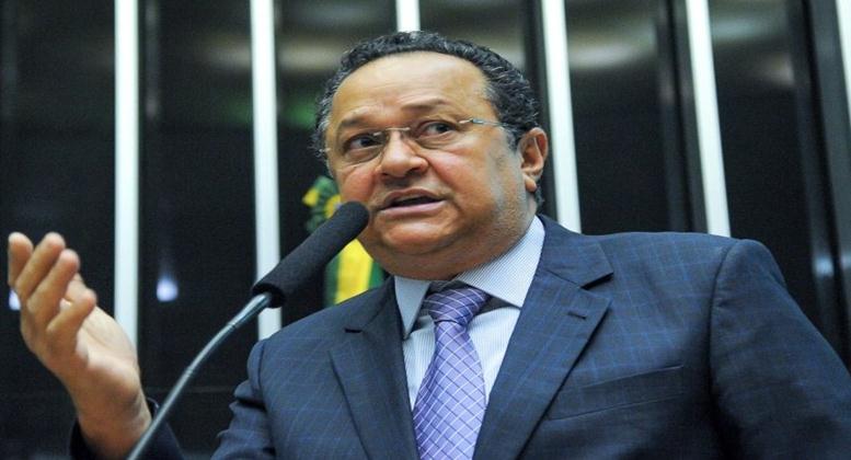 "We want to establish the scope of fiscal immunity, which is now provided for in the Constitution, but it is very vague," said the president of the Evangelical Parliamentary Front in Congress, Deputy Silas Câmara.