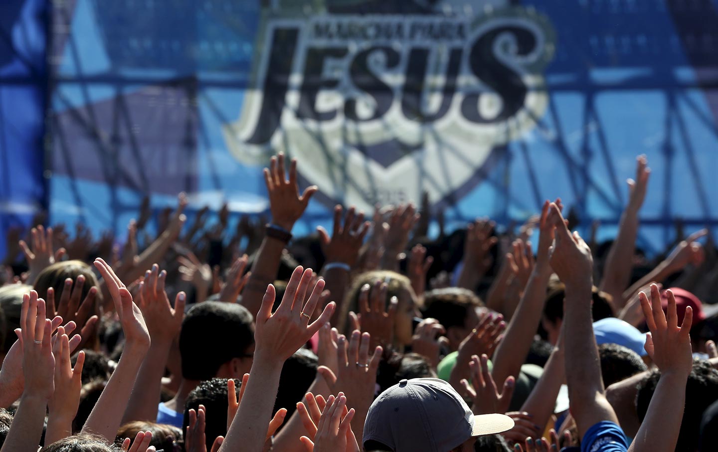 Brazil's Evangelical Caucus Blocks 2027 Budget Bill to Force Veto Overrides