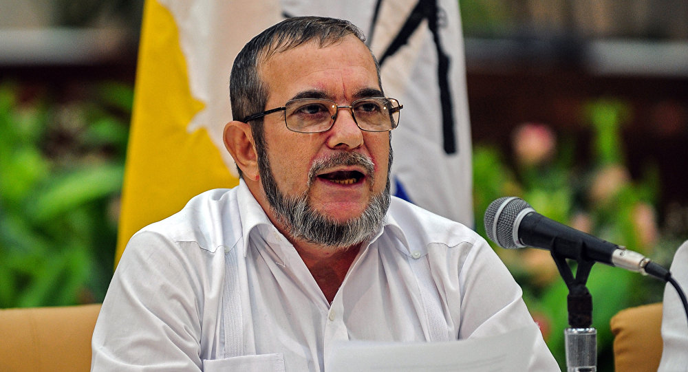 How complex the situation is and how much mistrust there is among all those involved is evidenced by the allegedly planned assassination attempt against the party leader, Rodrigo Londoño alias Timochenko.
