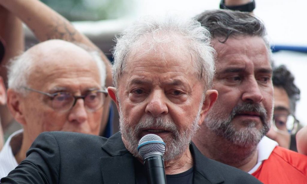 This year the Workers' Party (PT) has started paying a salary to ex-president Luiz Inácio Lula da Silva. The exact amount of remuneration granted by the party to its main leader has not been disclosed by the leadership of the acronym.