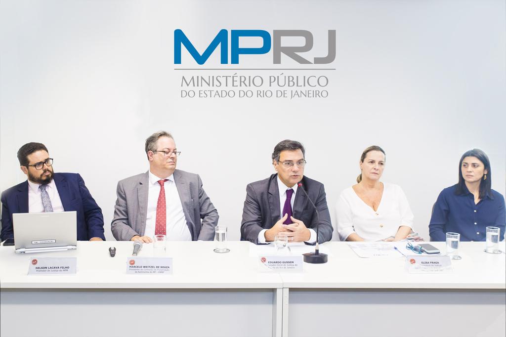 According to the rapporteur, before the request for breach of secrecy brought by the Rio de Janeiro Prosecutor's Office (MPRJ), Flávio Bolsonaro should have been heard or summoned to testify