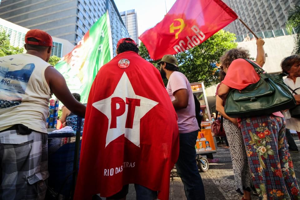 Last year, salaries reached R$20,000. In 2017, they were up to R$26 thousand. In order to contain costs, the leaders no longer have registrations in their worker's record books and began to be paid as legal entities.