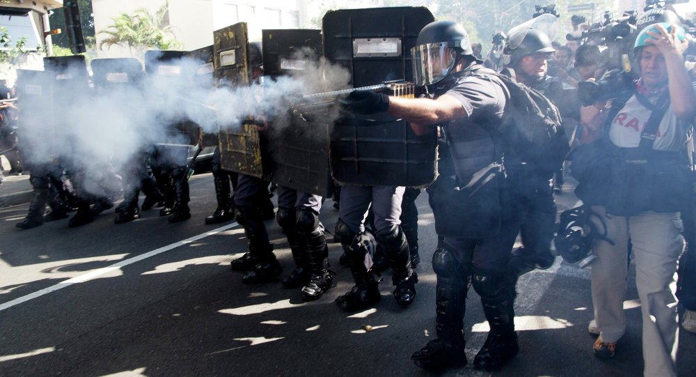 In a statement, SSP said the investigation of crimes by police officers is thorough. "São Paulo's police have a strict corrective system, which doesn't cater for any deviations of conduct by its officers.