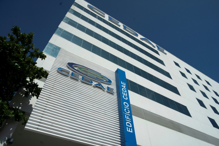 Cedae, the state-owned water utility that serves Rio, shut down a key treatment unit to fix the problem, causing temporary shortages in dozens of neighborhoods and forcing some schools to postpone the beginning of classes.
