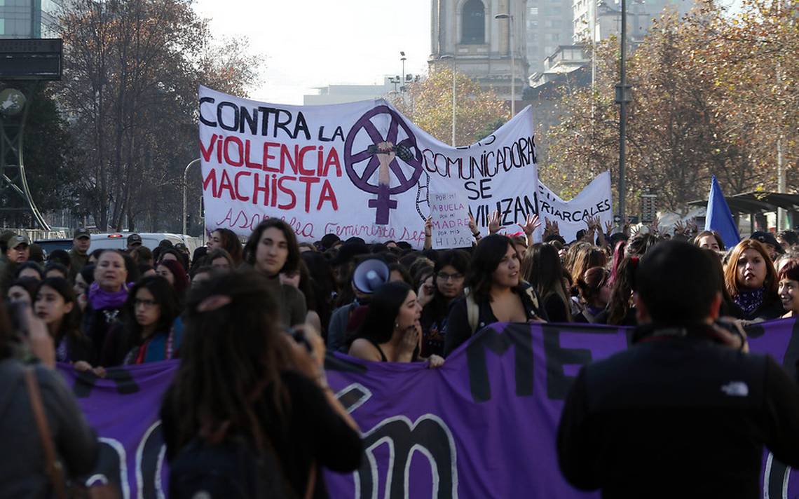 The feminist movement has been growing massively in Chile, as well as in many of its neighboring countries, and in some cases has already taken a leading role in the current wave of protests.
