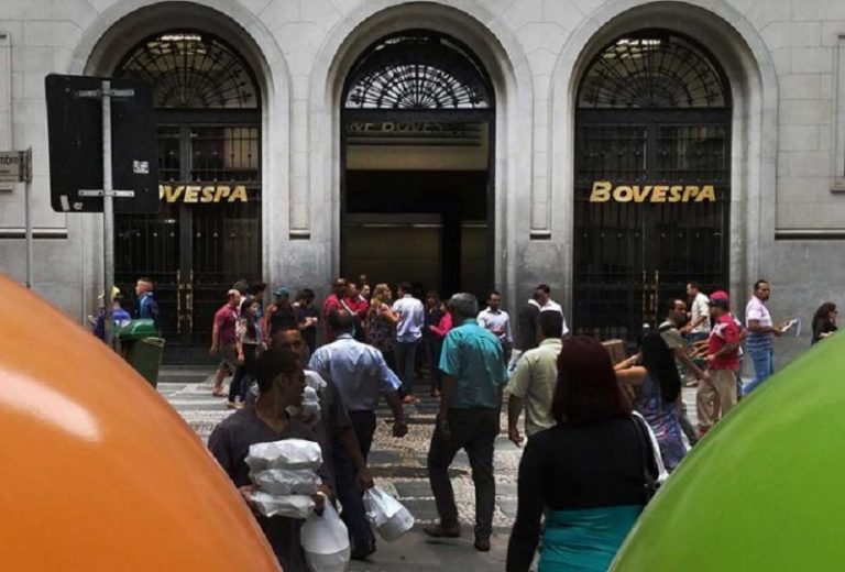 Brazilian Stock Exchange Slumps Over Four Percent, Index Closes below 100,000 Points