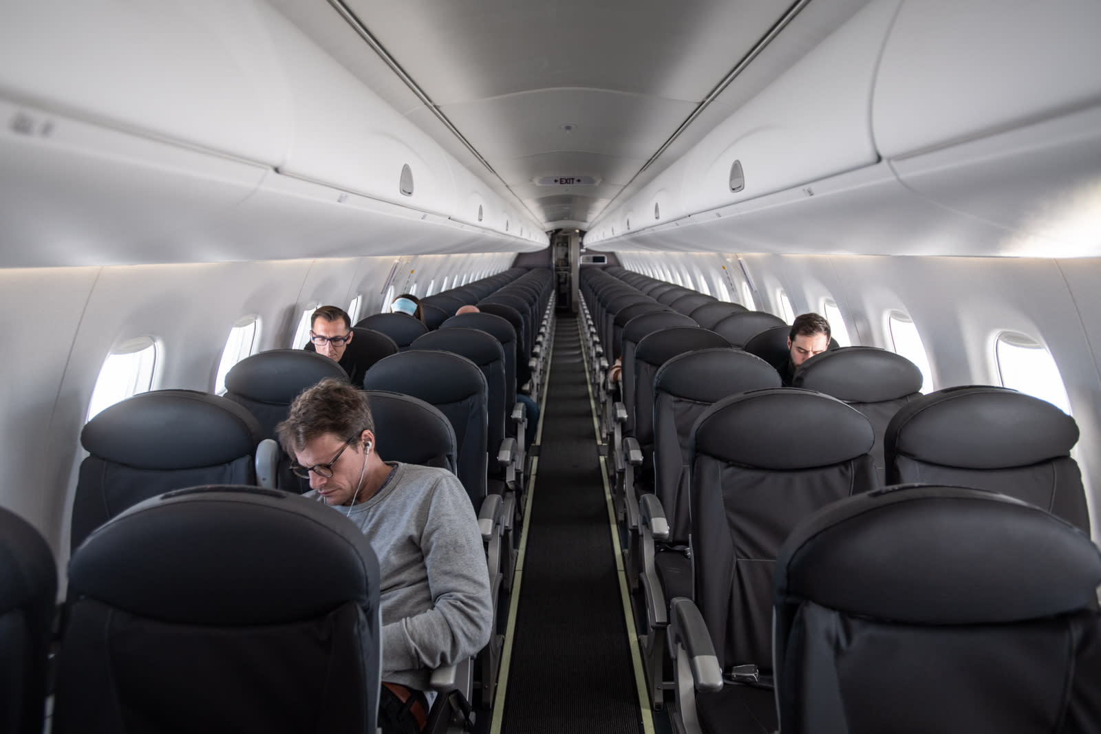 The demand for flights in Brazil continues to plummet due to the coronavirus, according to data from the Brazilian Airlines Association (ABEAR).