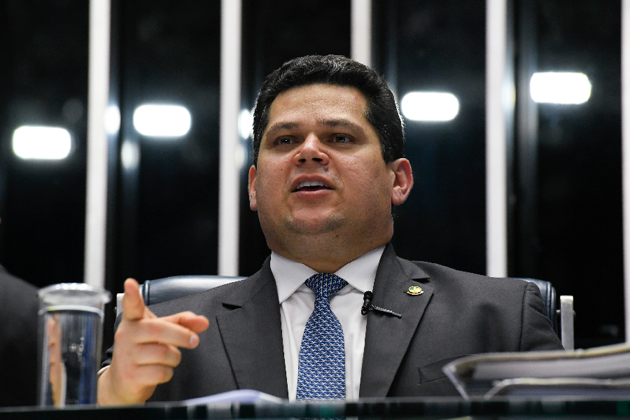 Senate President Davi Alcolumbre has called a Congressional joint session for next Tuesday, March 3rd, at 2 PM, to vote on presidential vetoes. Among them, number 52, President Jair Bolsonaro's partial veto of the bill that includes the so-called Tax Budget in the Budget Guidelines Act (LDO).