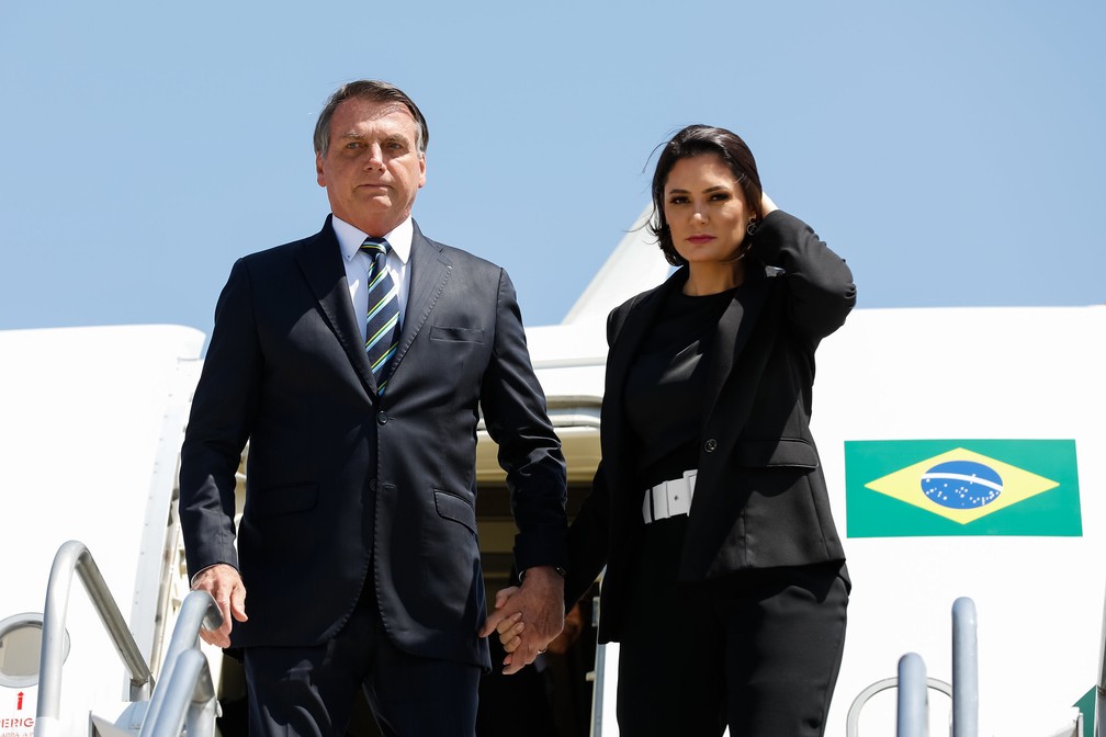 President Jair Bolsonaro boarded a flight yesterday, March 1st, at around 9 AM to the Uruguayan capital, Montevideo. In the afternoon, the president attended the inauguration ceremony of Luis Lacalle Pou, the country's new president.