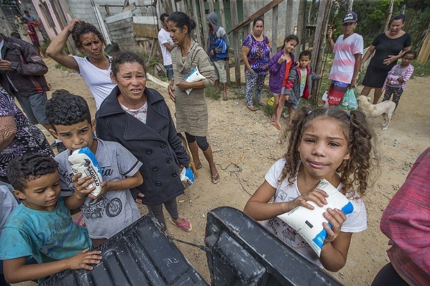 Similarly, leaders and volunteer groups have been working in Paraisópolis, a favela with over 100,000 residents in the city of São Paulo.